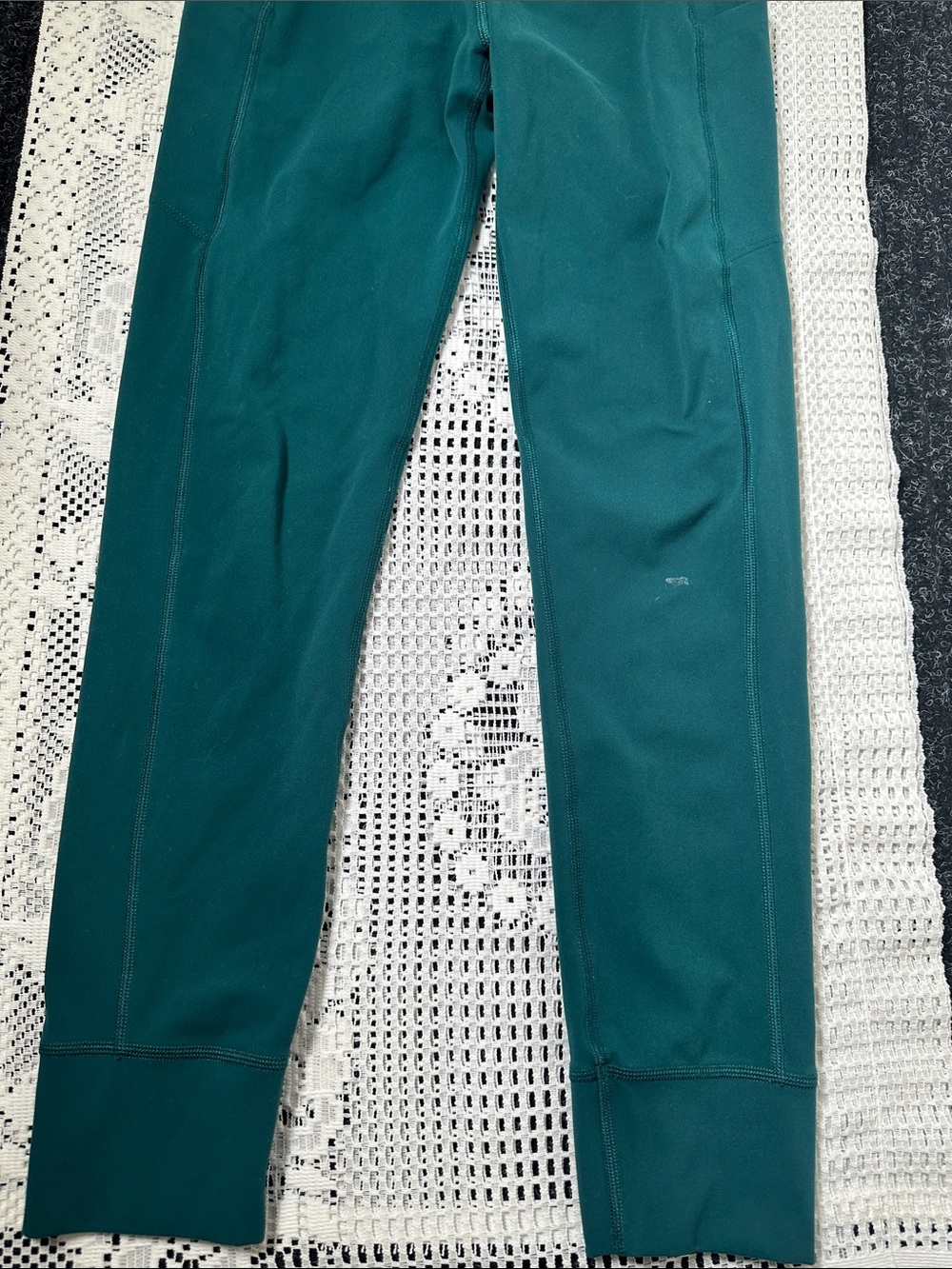 Vuori Daily Pocket Leggings - Picture 6 of 9